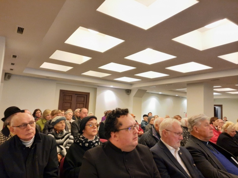 Kauno Kristaus prisikėlimo bazilikos konferencijų salėje
